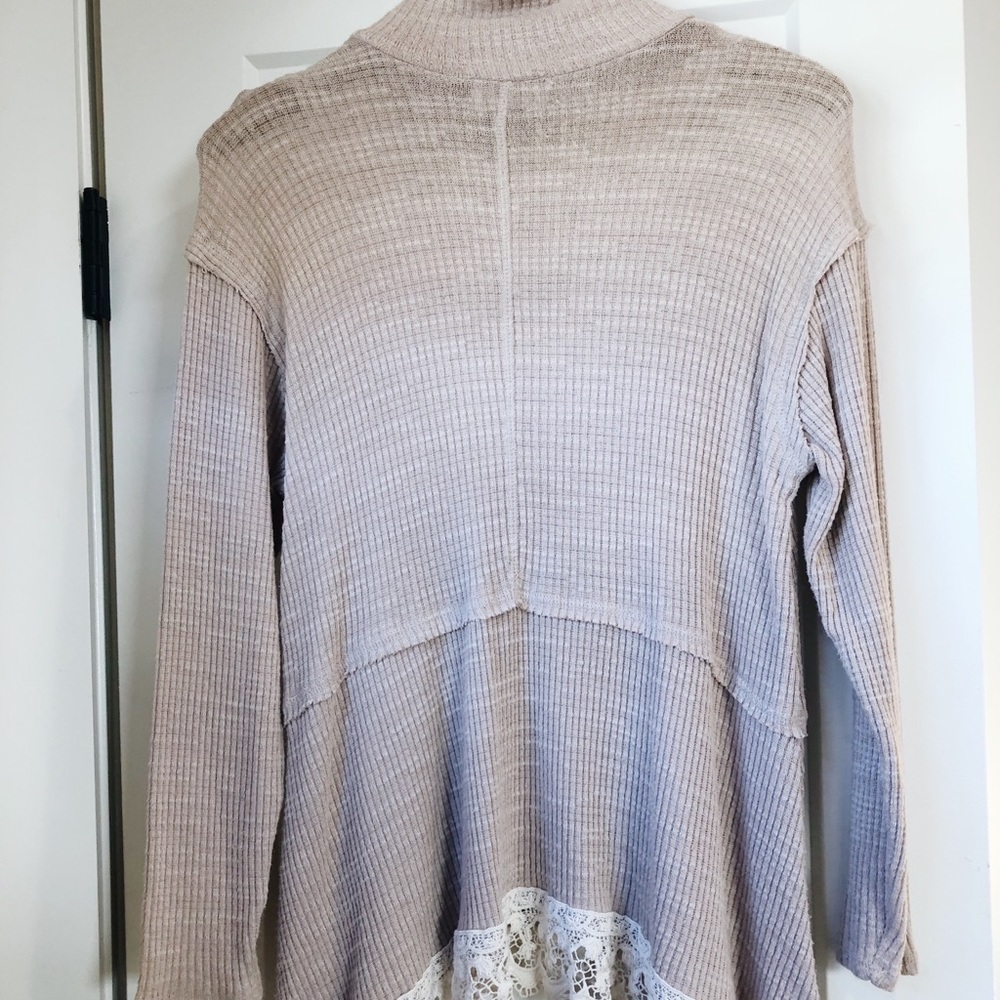 Mock-Neck Peplum Nit Top | Altar’d State